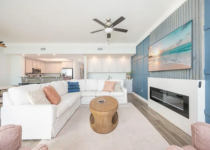 Phoenix Gulf Towers 306 Apartment